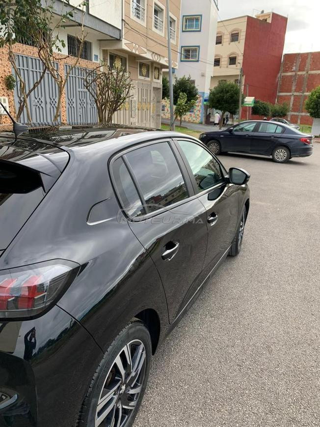 Peugeot 208 Diesel 2023 à Tanger
