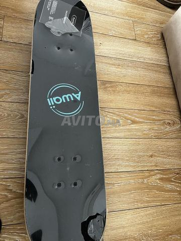Skateboard neuf complet de la marque Awaii.