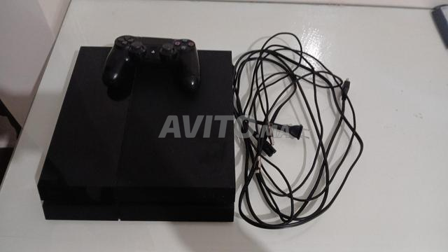 جهاز PS4 Fat مع وحدة تحكم واحدة والأسلاك