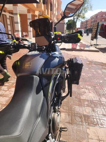 ​Gj moto 650 SVT - Seulement 17 000 KM - État Neuf - 2