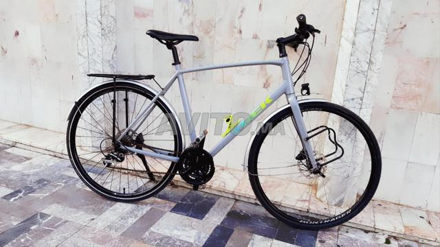TREK FX2 vélo de ville et voyage