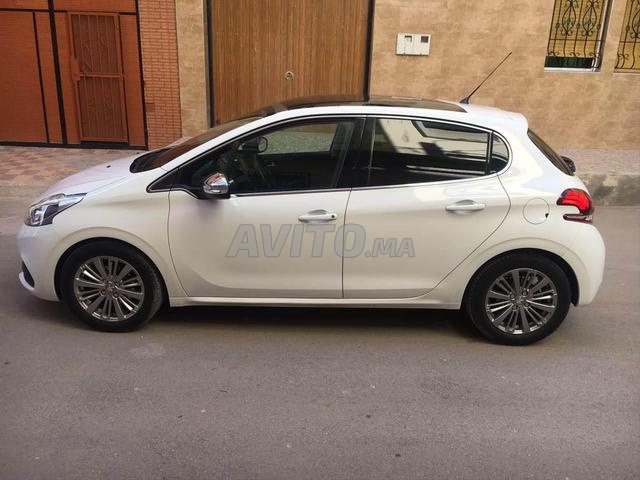 Peugeot 208 Diesel Manuelle 2017 à Fès
