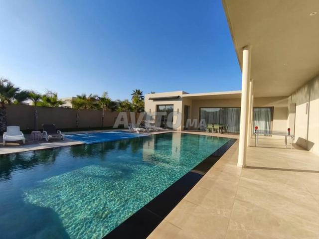 KM12 RTE OUAZARZATE - VILLA 4 SUITES AVEC PISCINE