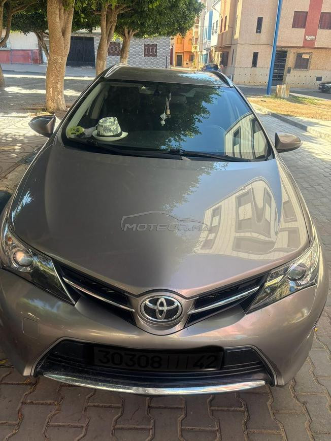 Toyota auris lbi3 ba9a mziana 