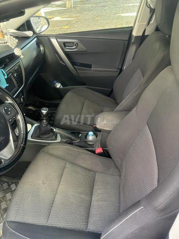 Toyota auris à vendre, en bon état - 2