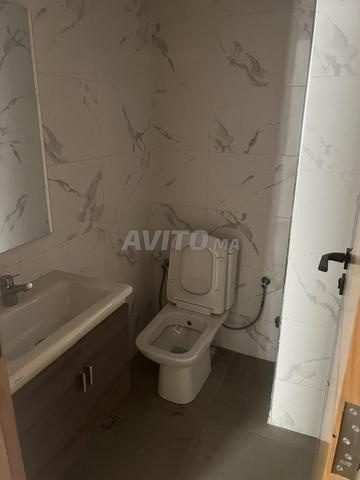 طابق جميل وجديد للإيجار - 2