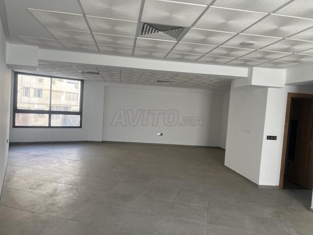 Joli plateau neuf à louer