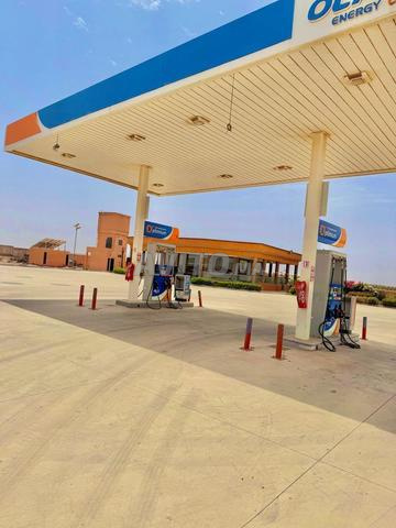 Station-service titrée autorisée café & restaurant