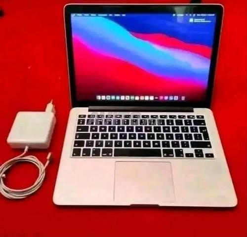 MacBook pro i5 Ram 8 Disc SSD batterie 4h - 2