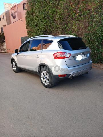 A vendre Ford kuga modèle 2012
