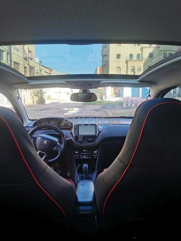Peugeot 208 Diesel Manuelle 2016 à Bouznika