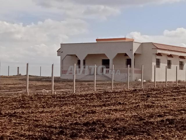 Villa en début d'un demi-hectare thiter foncier 100 million