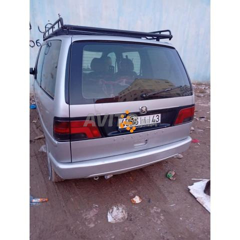 سيارة عائلية ديوانية 2011 - 2