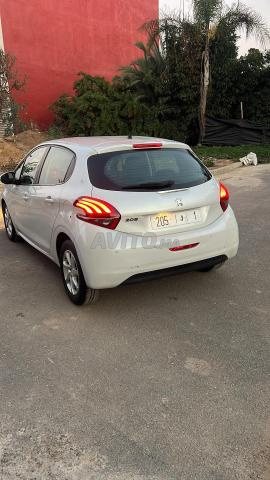 Peugeot 208 Diesel Manuelle 2019 à Rabat