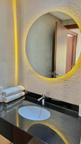 شقة فاخرة بإطلالة بحرية في موقع استراتيجي