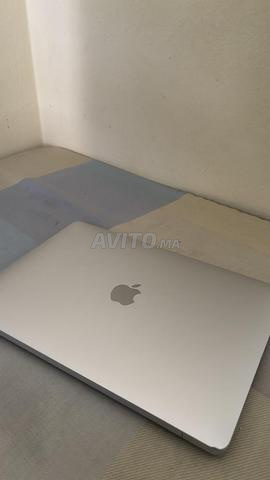 Mac Air 2020 i5 – 8Go RAM – 512Go – حالة جيدة جدا
