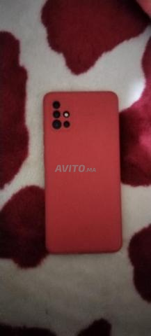 Téléphone en bon état, bienvenue à ceux qui le veulent, juste un peu écaillé