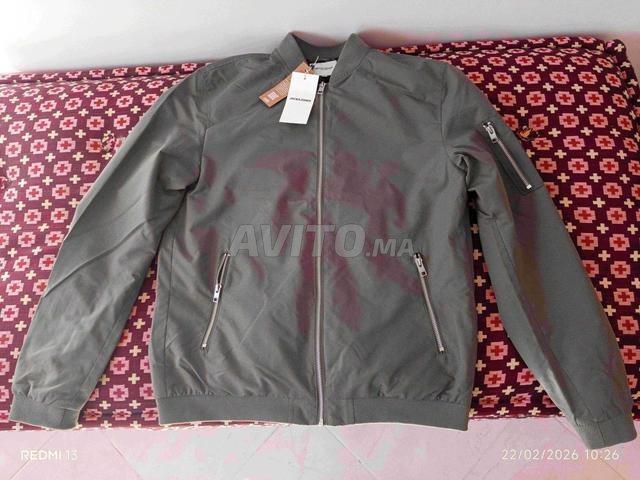 Startir jack&jones original ba9a jdida la taille M