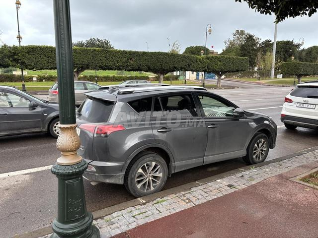 Toyota RAV-4 Hybride Automatique 2016 à Rabat