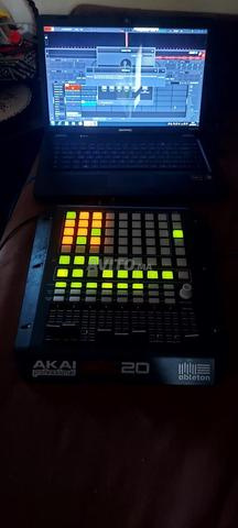 Akai professionnel APC 20 importée de l'étranger