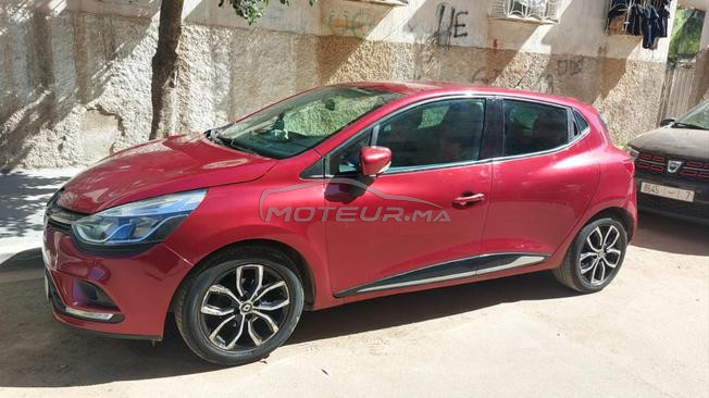 clio 4 rouge