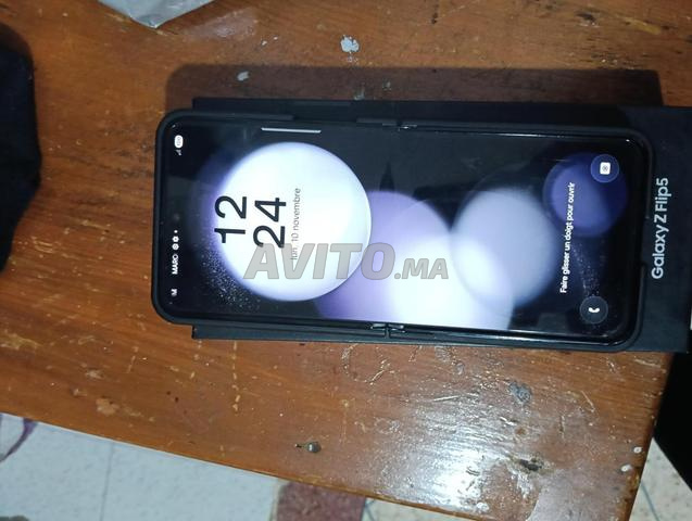 Samsung Galaxy z flip 5 très bon état - 2