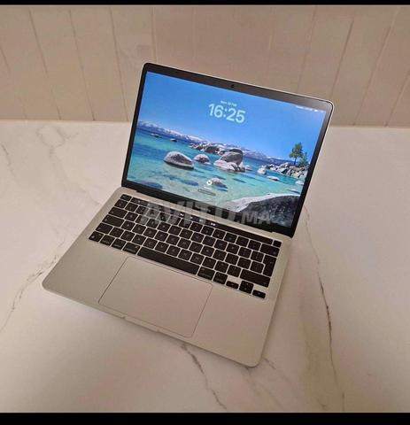 Apple MacBook Pro (2022)