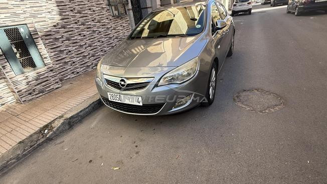 opel astra 2012