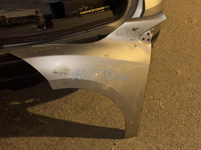 جناح أمامي يسار أصلي ميغان 3
