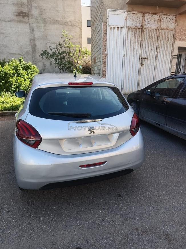 Peugeot 208 Diesel Manuelle 2017 à Temara