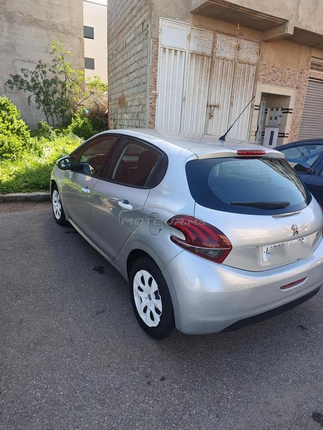 Peugeot 208 Diesel Manuelle 2017 à Temara