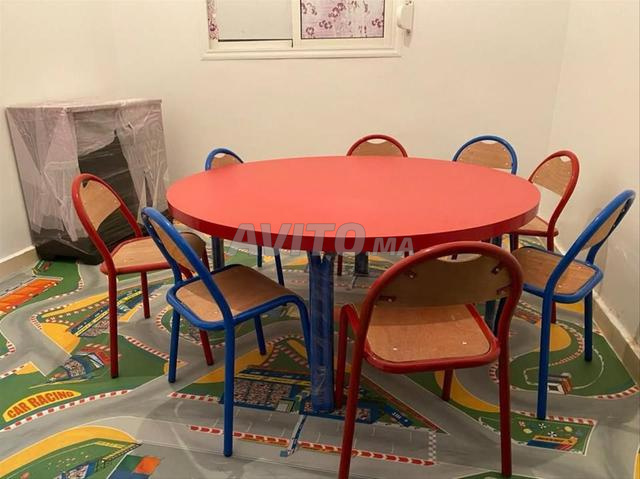 Chaise semi-métallique pour élèves pupitre