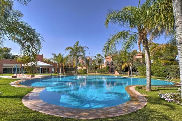 Spacieuse villa 4 chambres sur résidence piscine