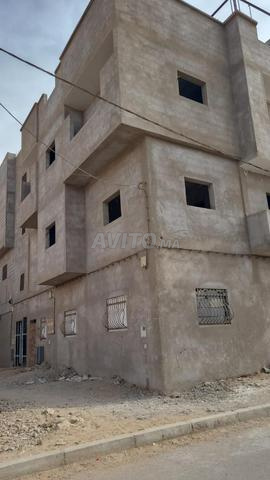 بناية بواجهتين بالقرب من مسجد مساحة 127 متر مربع - 2