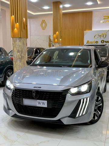 Peugeot 208 Diesel Manuelle 2024 à Oujda