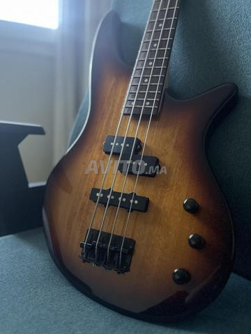 Basse Jackson Spectra JS2 et Étui Rigide avec Clé