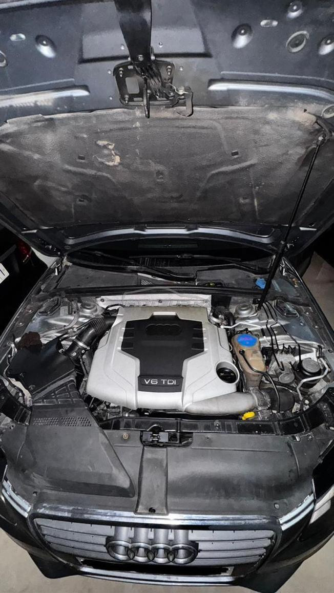 Audi A4 S line 3.0 V6 TDI à Rabat