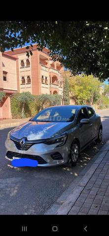 Clio essence automatique 1ère main 2023