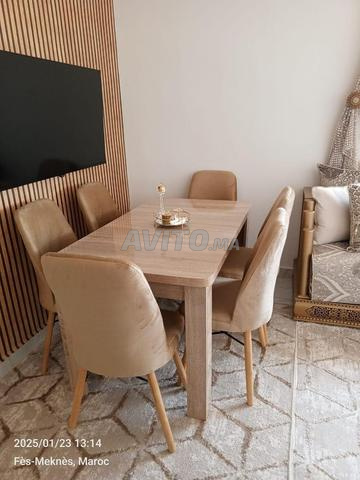 Table à manger d'excellente qualité avec livraison rapide et sécurisée