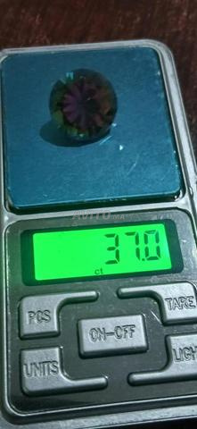 Diamant synthétique 21 carats et 37 carats