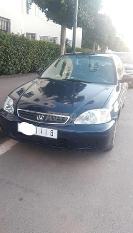 Honda Civic Essence 1999 à Rabat
