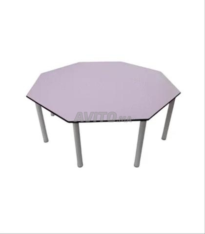 Table octogonale pour maternelle et primaire