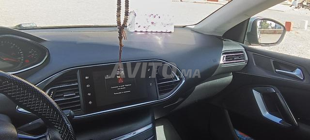 Voiture à vendre à sidi bibi