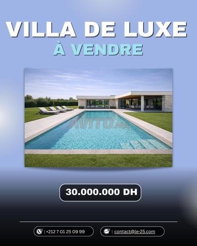 Très Grande Villa De Luxe À Vendre