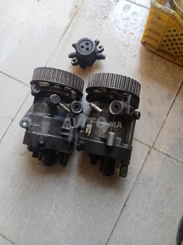 deux pompes a gazoil a vendre moteur dci 1,5