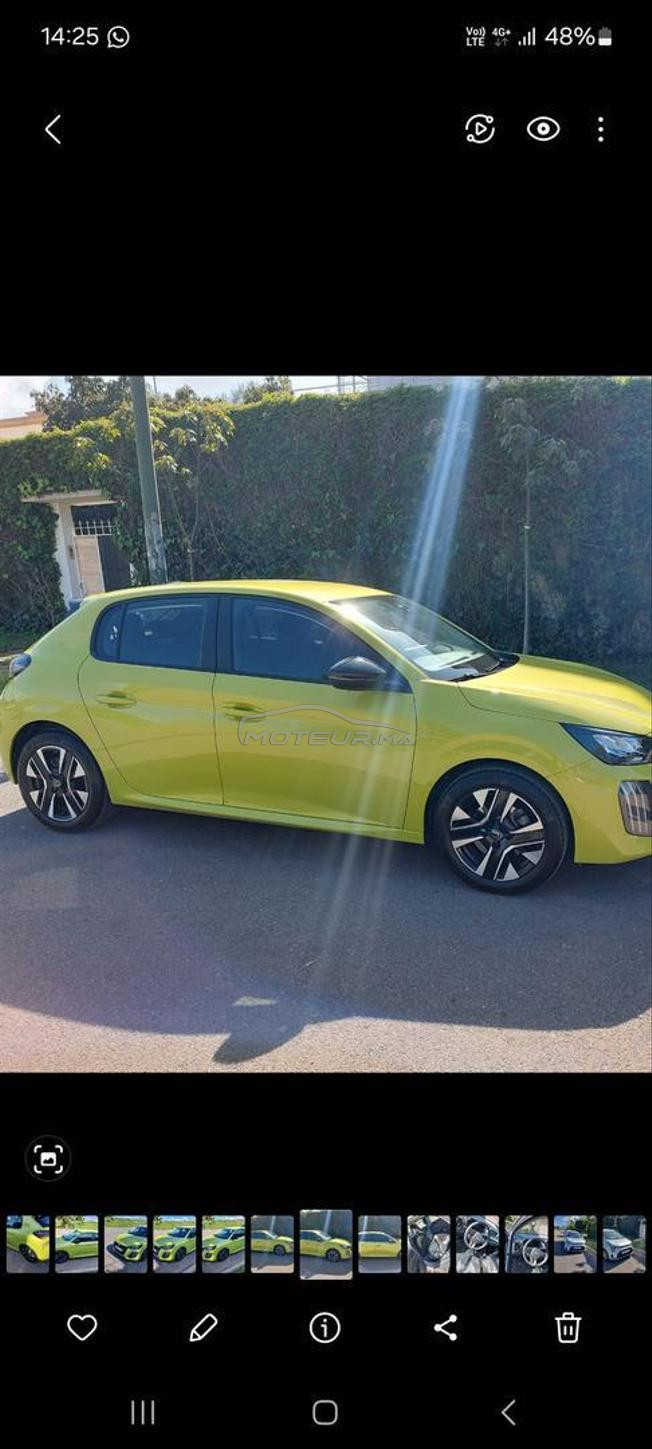 je mets en vente la voiture de Peugeot 208