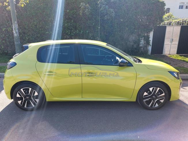 je mets en vente la voiture de Peugeot 208