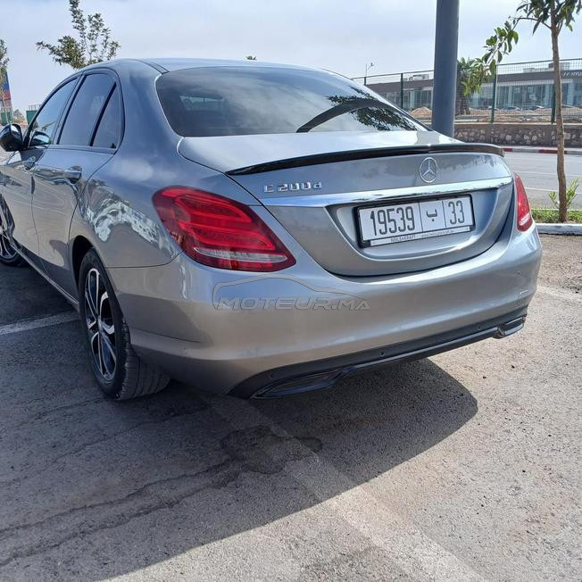  Mercedes classe C en bonne état