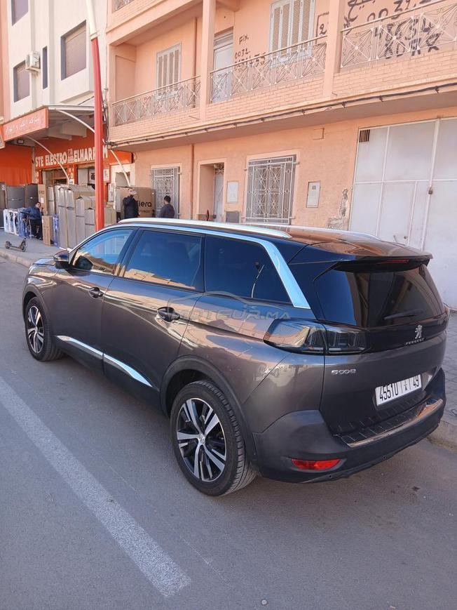 peugeot 5008 2022 tree bon etat