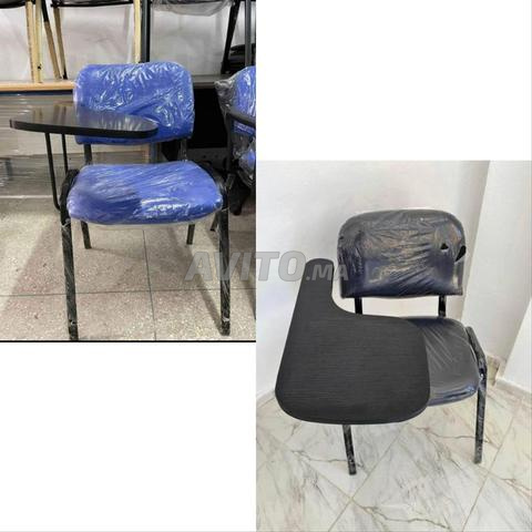 Chaise ISO avec écritoire